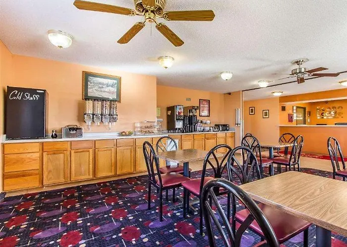Econo & - Peoria Area Pekin