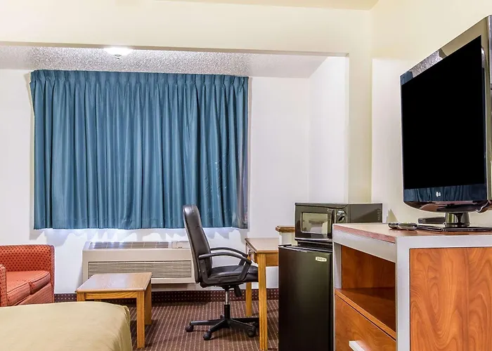 Hotel Econo & - Peoria Area Pekin