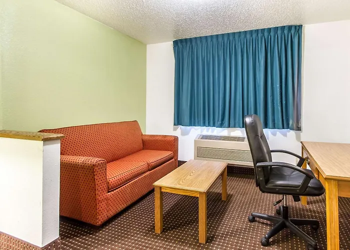 Hotel Econo & - Peoria Area 4*