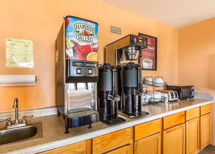 Econo & - Peoria Area Hotel 4*
