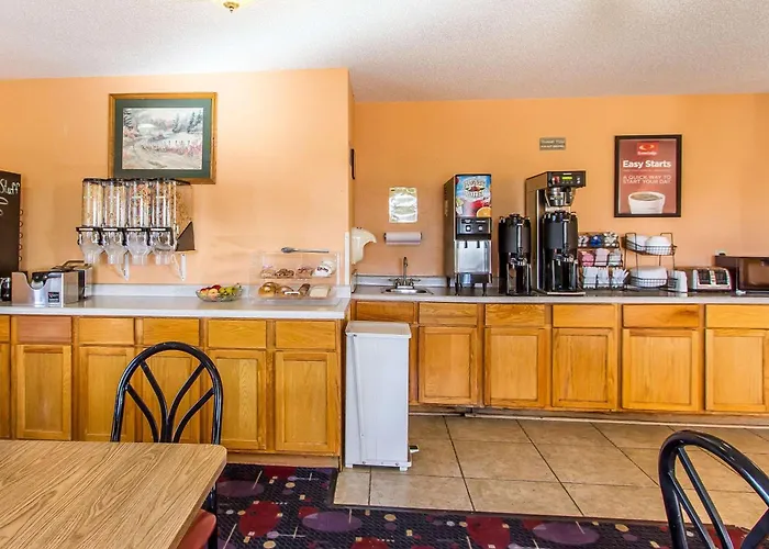 Econo & - Peoria Area 4*