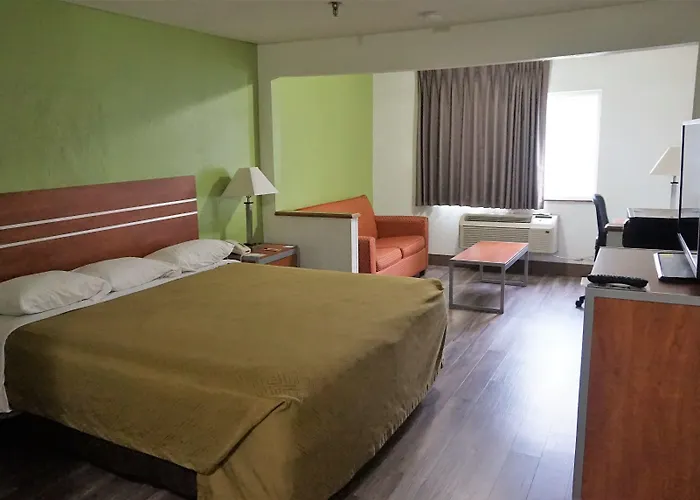 Hotel Econo & - Peoria Area
