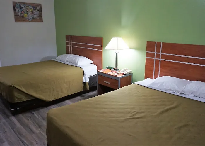 Hotel Econo & - Peoria Area