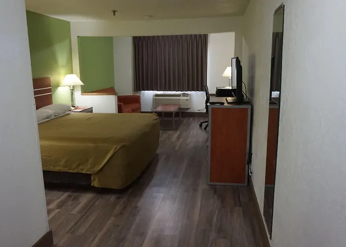 Econo & - Peoria Area Hotel Pekin