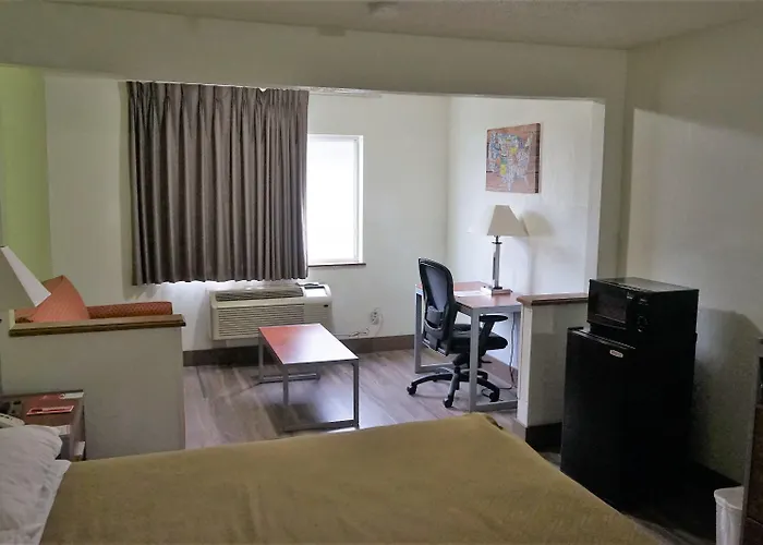 Econo & - Peoria Area Hotel 4*