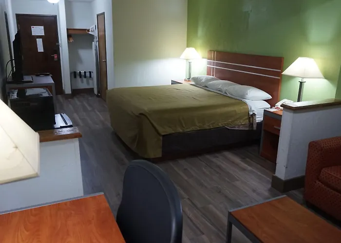 Econo & - Peoria Area Hotel Pekin
