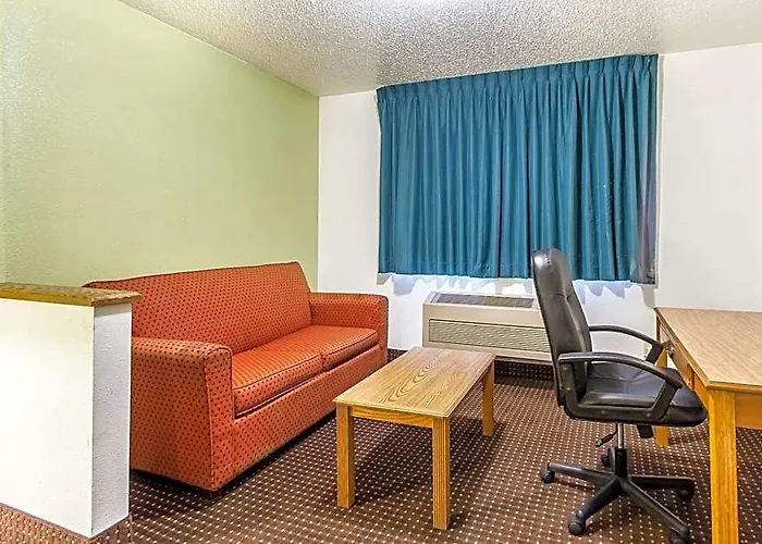 Econo & - Peoria Area Hotel